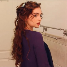 将图片加载到图库查看器,Rose's Titanic Hairstyle