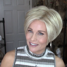 将图片加载到图库查看器,Champagne gold short wig