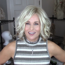 将图片加载到图库查看器,Casual light gold BOB volume wig