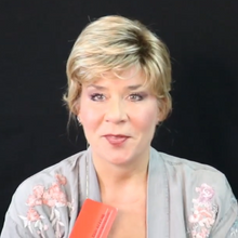 将图片加载到图库查看器,Gold short roll wig(Hair root black)