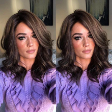 将图片加载到图库查看器,Beauty brown short wavy