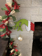 将图片加载到图库查看器,Christmas thief Hand cut out