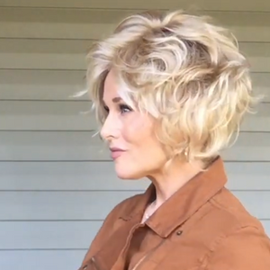 Golden roll short wig