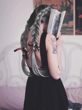 将图片加载到图库查看器，Cara front wig
