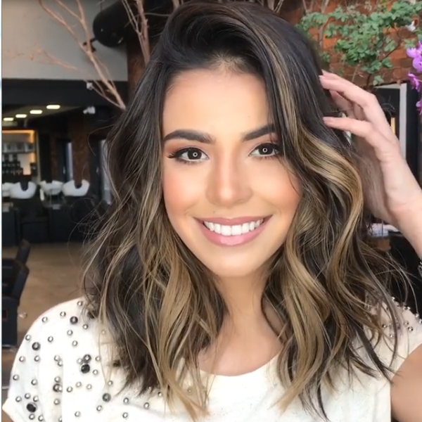 Gold shoulder short hair